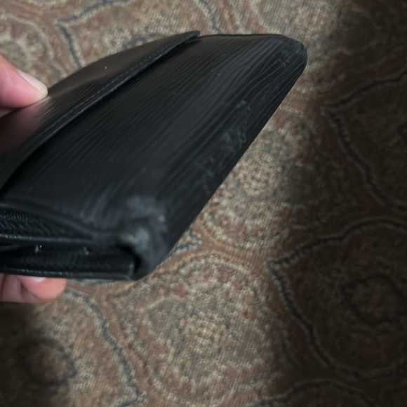 Men’s louis vuttion black epi wallet like new condition. - Picture 5 of 12